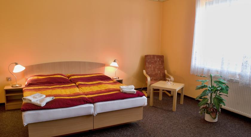 Hotel Bohemia Jičín Екстериор снимка