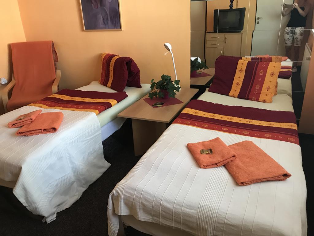Hotel Bohemia Jičín Екстериор снимка
