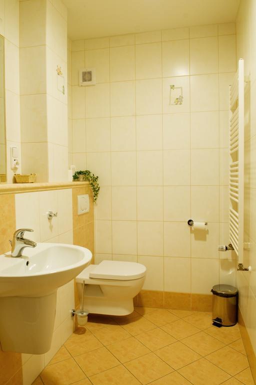Hotel Bohemia Jičín Стая снимка